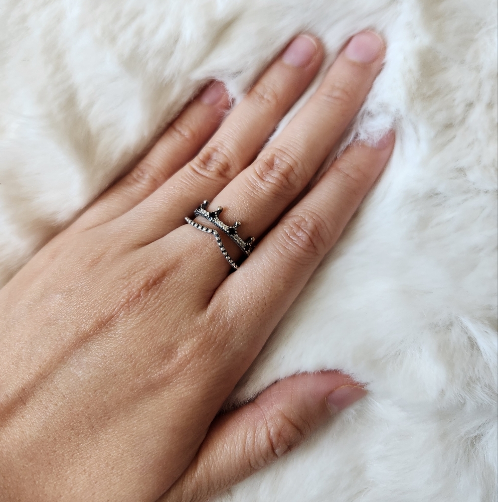 Pandora silver crown ring set